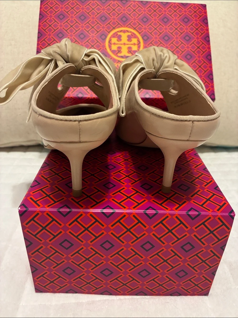 Tory Burch Blush Beige Bow Pointed-Toe Mules size 6M